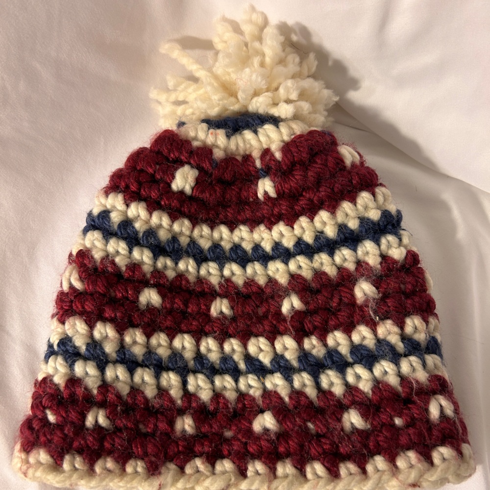Hand crafted beanie - Picture 3 of 3